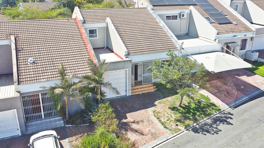 2 Bedroom Property for Sale in Uitzicht Western Cape